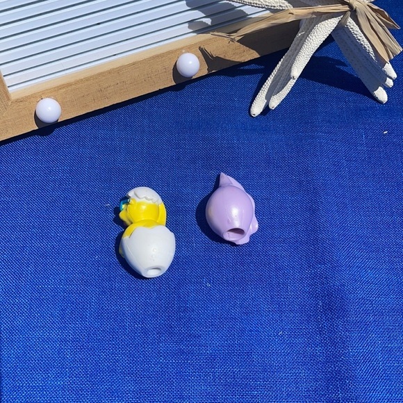 2 Fun pencil ✏️ toppers Shell 🐚 Chicken - Picture 2 of 2